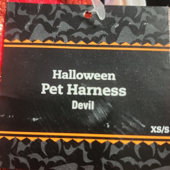 Halloween Costume Devil Harness for small dog.Complete with red wings.SIZE SMALL - Picture 4 of 5
